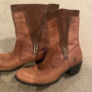 Born boots. Brown leather. Size 8. Womens.